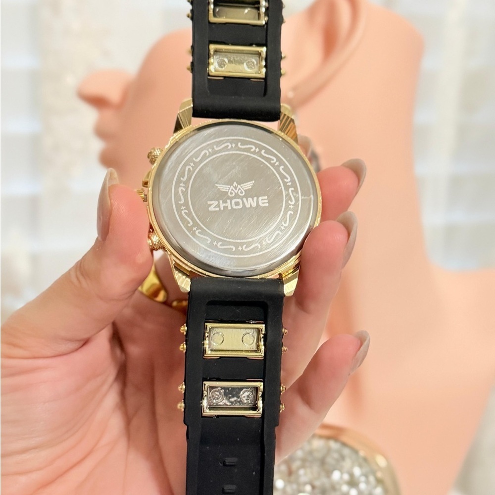 Zhowe Gold & Black Chronograph Watch. - Picture 3 of 7